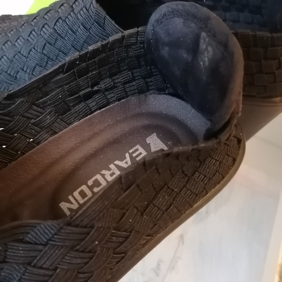 Black wedge heeled shoes size 6.5 - Picture 2 of 6